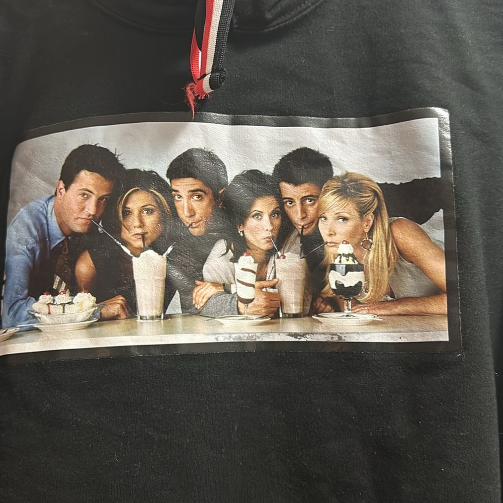 Friends - Picture 2 of 8